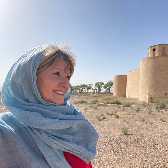 Meet your Posher, Liz - Picture 1 of 1